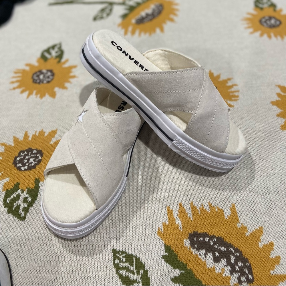 Converse slides size 5.5 in women’s